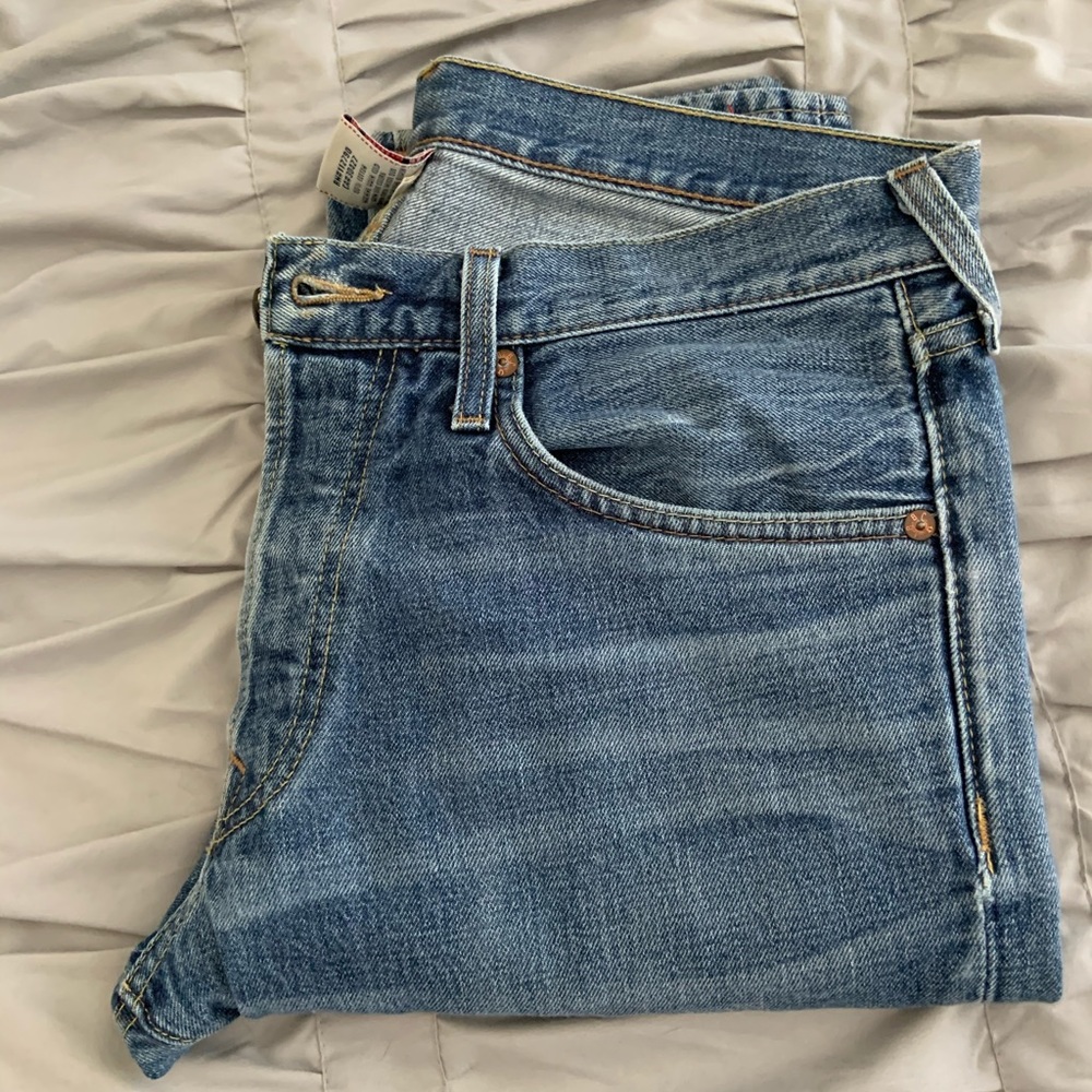 True religion Jeans/button down fly
